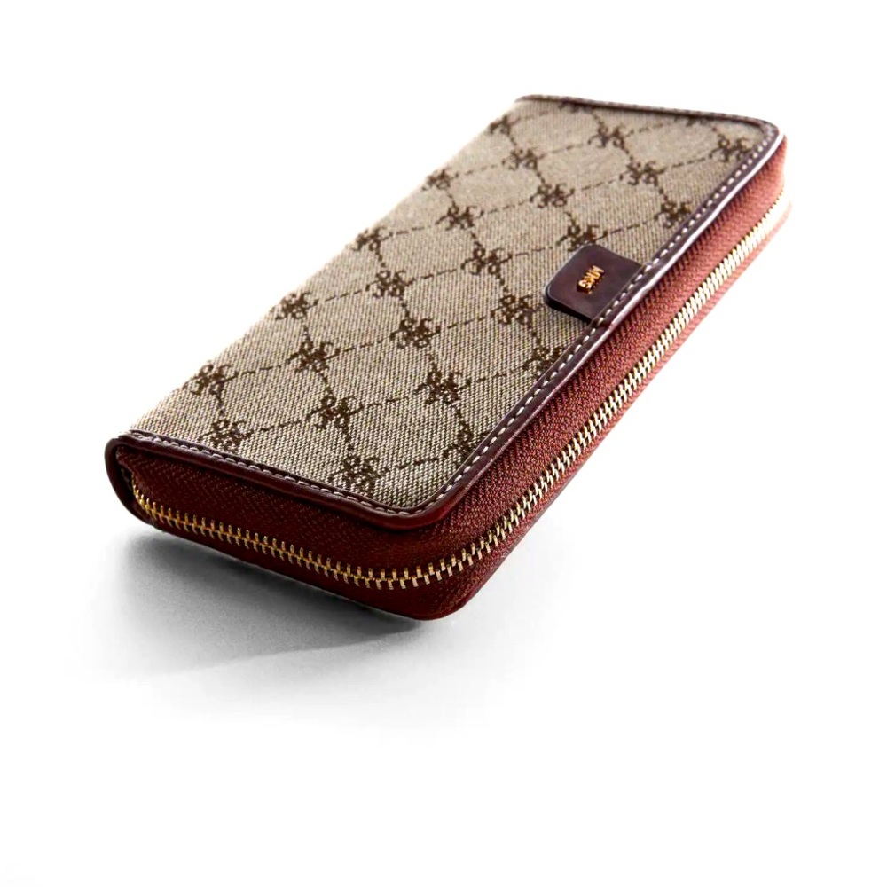 Jacquard wallet. Large. Logo print. Debossed logo. Inner zipped pocket